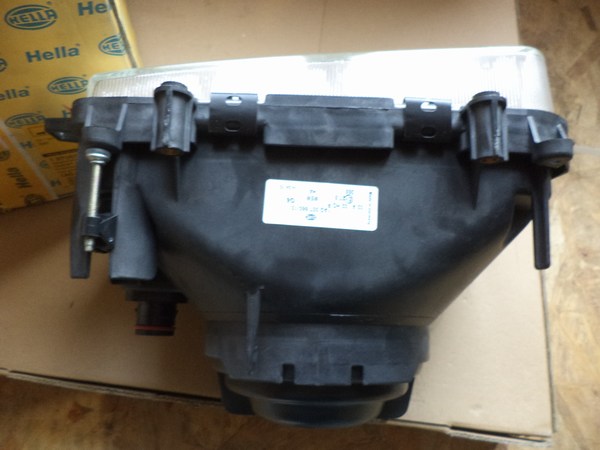 n°he173 phare daf XF95 droit hella 1ag007660101 neuf DPA86