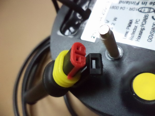 n°he174 antibrouillard led 123mm arriere hella 2ne344200091 neuf n°he174 antibrouillard led 123mm arriere hella 2ne344200091 neuf DPA86