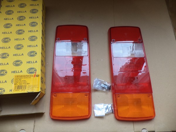 n°he199 reflecteur phare gauche mercedes MK SK NG 9de118792001 hella neuf DPA86