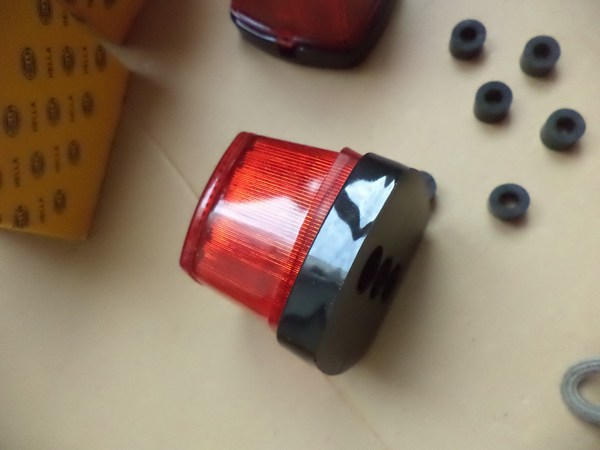 n°he213 2x feu position 62mm tracteur remorque hella 2tm003057031 11583 neuf DPA86