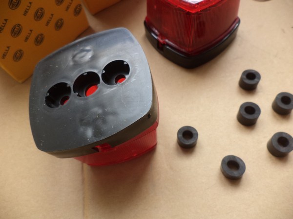 n°he213 2x feu position 62mm tracteur remorque hella 2tm003057031 11583 neuf DPA86