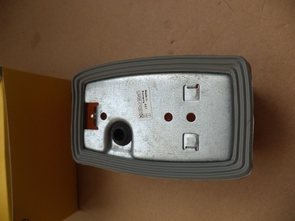 n°he214 clignotant 114x70x50mm agricole poids lourd hella 32623 2ba002324001 DPA86