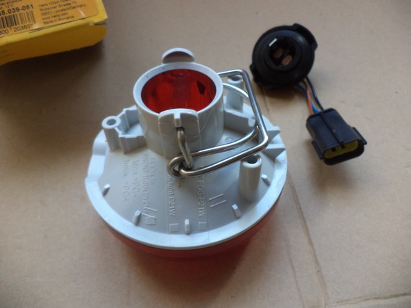 n°he234 feu arriere camping car caravane 90mm hella 2sb965039051 thk184 neuf DPA86