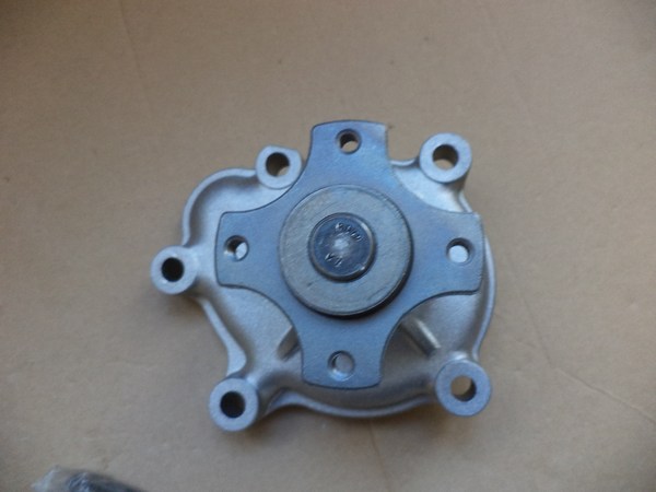 n°0032 pompe eau opel corsa A kadett E e111017 eurorepar neuve n°0032 pompe eau opel corsa A kadett E e111017 eurorepar neuve DPA86