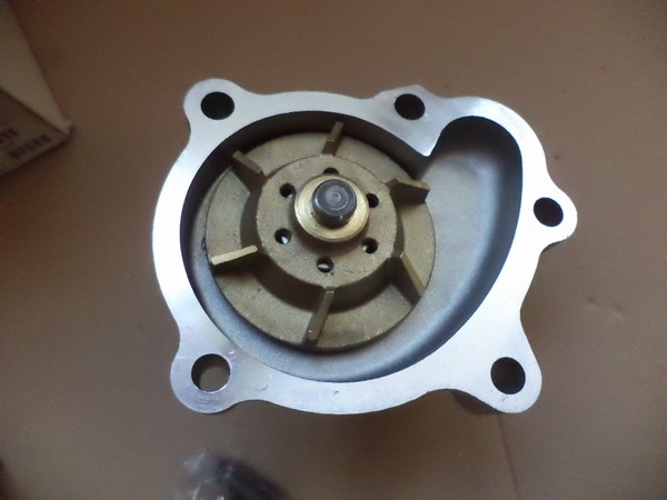 n°0032 pompe eau opel corsa A kadett E e111017 eurorepar neuve n°0032 pompe eau opel corsa A kadett E e111017 eurorepar neuve DPA86