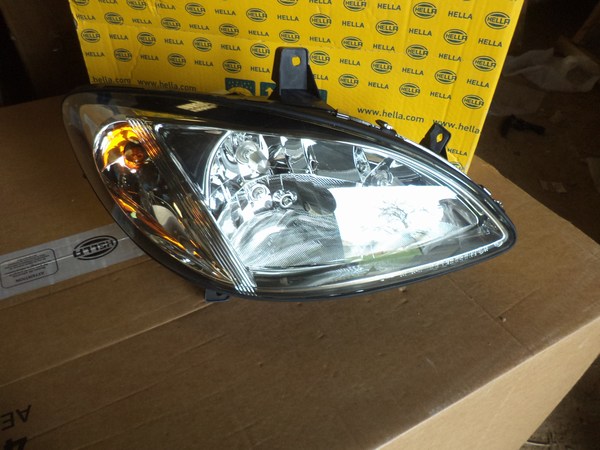 n°he258 phare droit mercedes NG poids lourd 1eh002658041 hella neuf DPA86