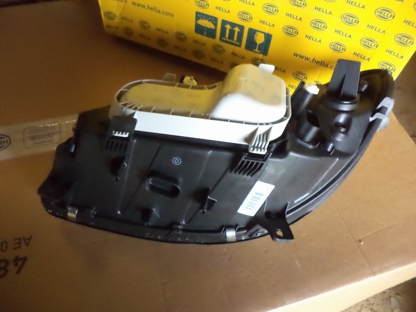 n°he251 phare droit mercedes viano vito W639 1eg246041021 hella n°he251 phare droit mercedes viano vito W639 1eg246041021 hella DPA86