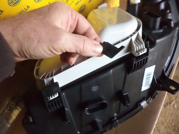 n°he251 phare droit mercedes viano vito W639 1eg246041021 hella n°he251 phare droit mercedes viano vito W639 1eg246041021 hella DPA86
