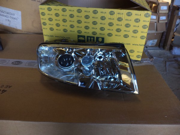 n°he253 phare droit skoda superb bi xenon 1el246042441 hella neuf DPA86