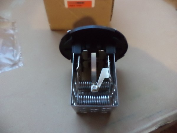 n°he301 resistance chauffage citroen C4 peugeot 307 9ml351332281 hella neuf n°he301 resistance chauffage citroen C4 peugeot 307 9ml351332281 hella neuf DPA86
