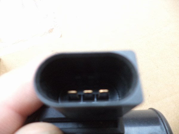 n°he346 debitmetre BMW M5 M6 e60 e61 e63 e64 8gt009142611 hella neuf DPA86