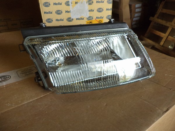 n°he351 phare gauche VW passat B5 1ef007520051 hella neuf H4 / H7 antibrouillard n°he351 phare gauche VW passat B5 1ef007520051 hella neuf H4 / H7 antibrouillard DPA86