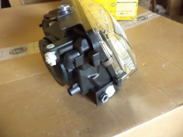 n°he353 phare droit VW passat B5 1af007620061 hella neuf H7 / H1 n°he353 phare droit VW passat B5 1af007620061 hella neuf H7 / H1 DPA86