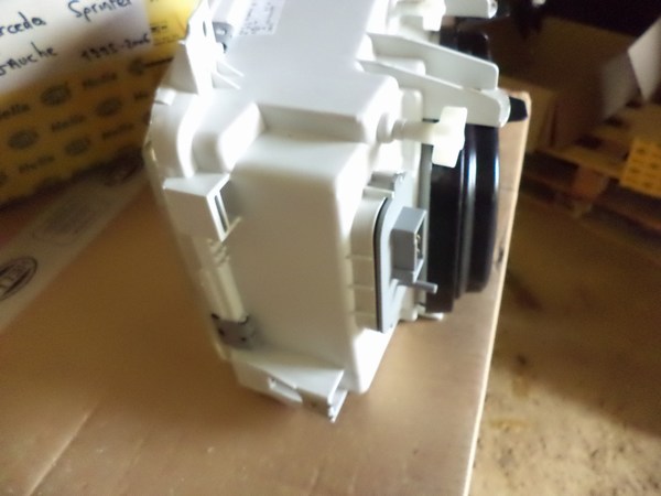 n°he354 phare gauche mercedes sprinter 1995 a 2000 1eh006900051 hella neuf DPA86