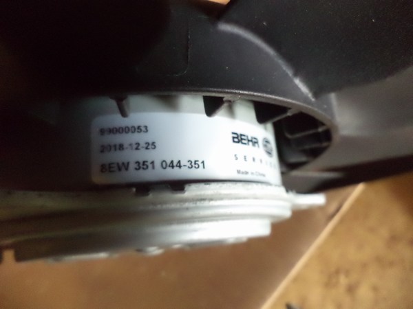 n°he355 ventilateur moteur audi a4 a5 a6 a7 q5 macan 8ew351044351 hella neuf DPA86