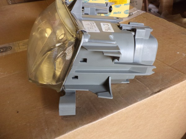 n°he356 phare gauche alfa romeo 145 146 1el006970191 hella neuf n°he356 phare gauche alfa romeo 145 146 1el006970191 hella neuf DPA86