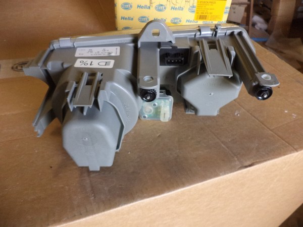 n°he356 phare gauche alfa romeo 145 146 1el006970191 hella neuf n°he356 phare gauche alfa romeo 145 146 1el006970191 hella neuf DPA86
