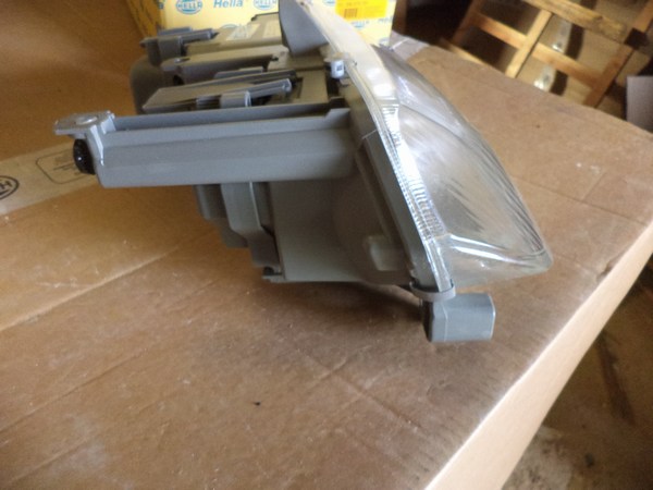 n°he356 phare gauche alfa romeo 145 146 1el006970191 hella neuf n°he356 phare gauche alfa romeo 145 146 1el006970191 hella neuf DPA86