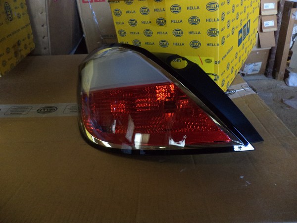 n°he359 feu gauche opel astra H blanc hella 9el160467011 neuf n°he359 feu gauche opel astra H blanc hella 9el160467011 neuf DPA86