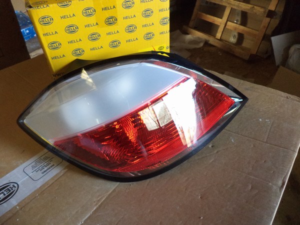 n°he359 feu gauche opel astra H blanc hella 9el160467011 neuf n°he359 feu gauche opel astra H blanc hella 9el160467011 neuf DPA86