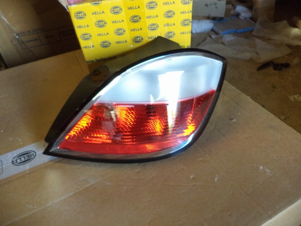 n°he363 feu gauche opel astra H 9el161421011 hella neuf DPA86