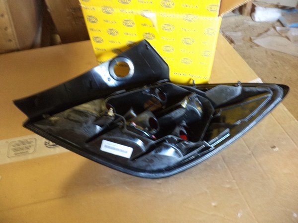 n°he363 feu gauche opel astra H 9el161421011 hella neuf DPA86