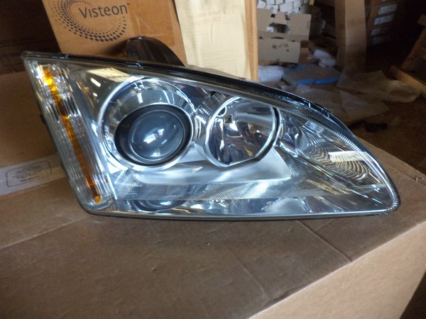n°he364 phare droit ford focus 2 1el010201181 hella neuf DPA86