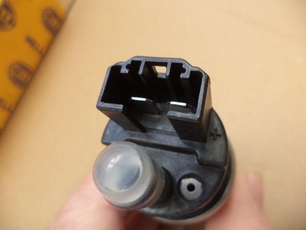 n°he407 pompe essence mazda 626 hyundai coupé accent 8tf358106761 hella neuve DPA86