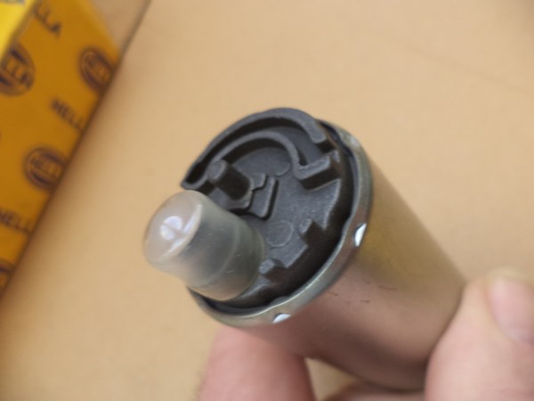 n°he407 pompe essence mazda 626 hyundai coupé accent 8tf358106761 hella neuve DPA86