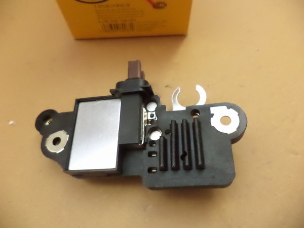 n°he410 regulateur alternateur BOSCH mercedes classe C sprinter 5dr009728051 hella neuf DPA86