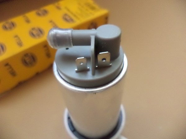 n°he412 pompe essence seat inca VW polo 3 golf 4 caddy 8tf358106601 hella neuve DPA86