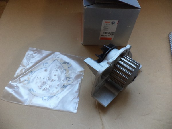 n°he423 pompe eau peugeot 205 306 405 406 806 expert 8mp376801084 hella neuve DPA86