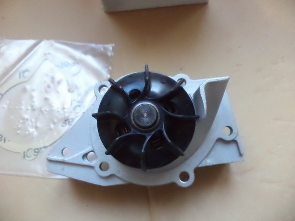 n°he421 pompe eau citroen jumpy jumper xantia Zx evasion 205 8mp376801624 hella neuve DPA86