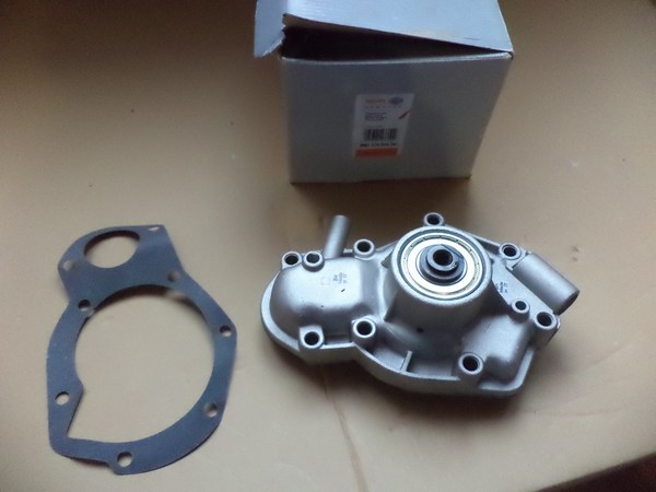 n°he424 pompe eau renault espace r18 fuego master 8mp376804281 hella neuve DPA86
