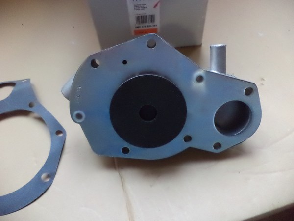 n°he424 pompe eau renault espace r18 fuego master 8mp376804281 hella neuve DPA86