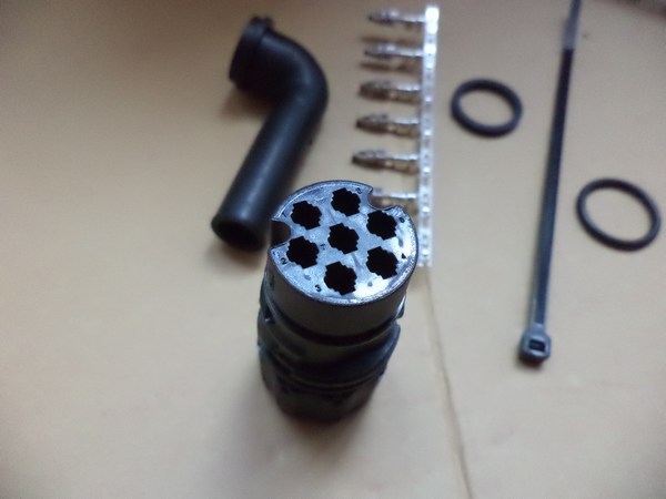 n°he429 2X Connecteurs feu Easyconn 7 Pins 24v poids lourd Semi-Remorque Hella 9xx340880007 n°he429 2X Connecteurs feu Easyconn 7 Pins 24v poids lourd Semi-Remorque Hella 9xx340880007 DPA86
