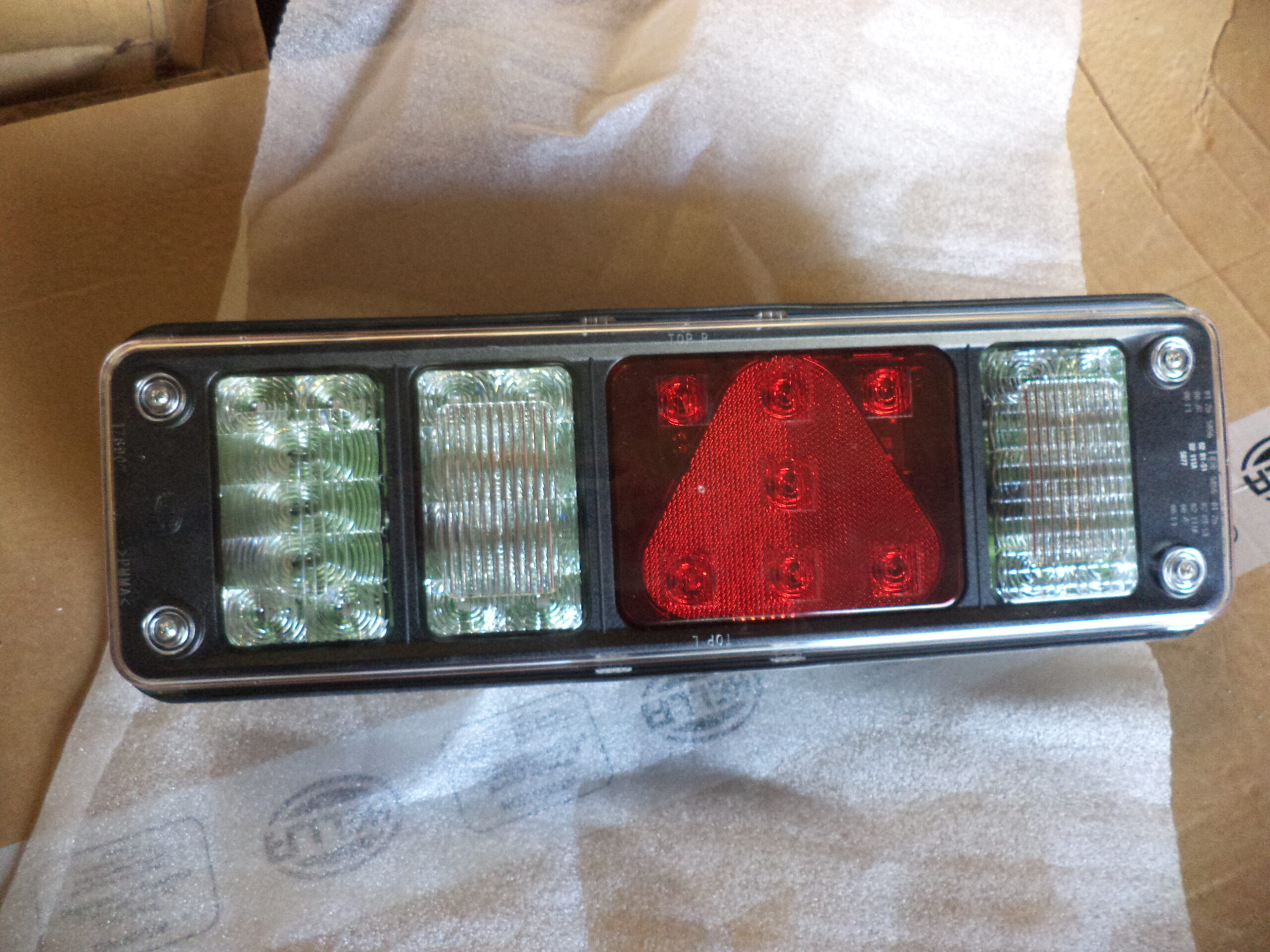 n°he562 feu droit LED poids lourd remorque 2vp340960281 hella neuf DPA86