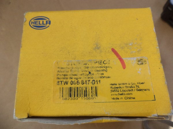 n°he476 pompe lave glace renault clio twingo megane kangoo 8tw006847011 hella neuve n°he476 pompe lave glace renault clio twingo megane kangoo 8tw006847011 hella neuve DPA86