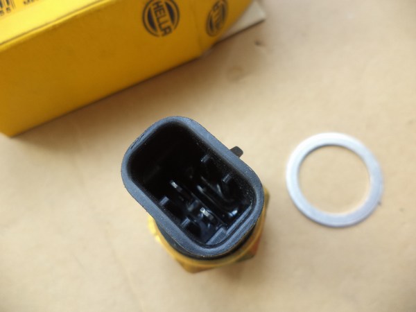 n°he494 sonde température fiat tempra 1.6 SW 6zt007807031 hella neuf n°he494 sonde température fiat tempra 1.6 SW 6zt007807031 hella neuf DPA86