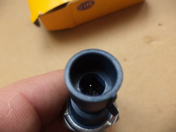 n°he500 capteur pression huile citroen xm xantia zx saxo c3 c4 c5 6zl008780011 hella neuf n°he500 capteur pression huile citroen xm xantia zx saxo c3 c4 c5 6zl008780011 hella neuf DPA86