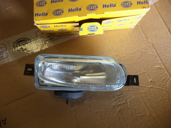 n°he510 antibrouillard droit ford escort transit 1ne007517061 hella neuf n°he510 antibrouillard droit ford escort transit 1ne007517061 hella neuf DPA86