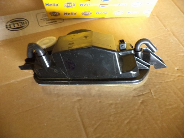 n°he510 antibrouillard droit ford escort transit 1ne007517061 hella neuf n°he510 antibrouillard droit ford escort transit 1ne007517061 hella neuf DPA86