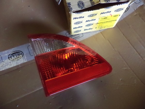 n°he513 clignotant droit ford focus mk1 9el354059021 hella neuf DPA86