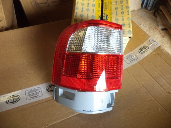 n°he517 feu gauche ford focus mk1 9el157577051 hella neuf DPA86