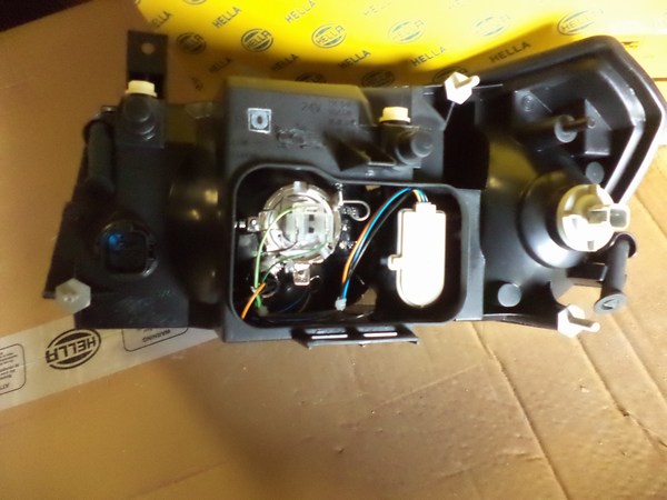 n°he518 phare droit ford transit mk5 1eg354024041 hella neuf n°he518 phare droit ford transit mk5 1eg354024041 hella neuf DPA86
