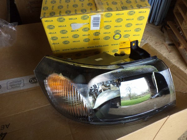 n°he520 phare droit ford transit mk5 1eg354024021 hella neuf DPA86