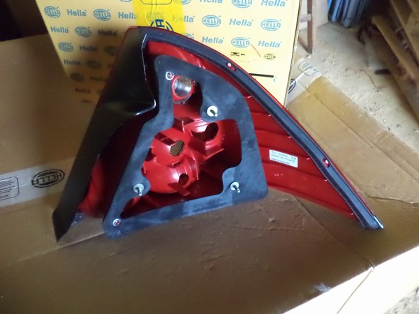 n°he521 feu gauche ford mondeo mk3 9el171558031 hella neuf n°he521 feu gauche ford mondeo mk3 9el171558031 hella neuf DPA86
