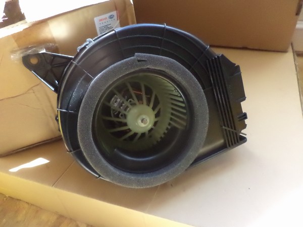 n°he538 feu gauche mercedes iveco hella 2sd003167011 02264 neuf DPA86