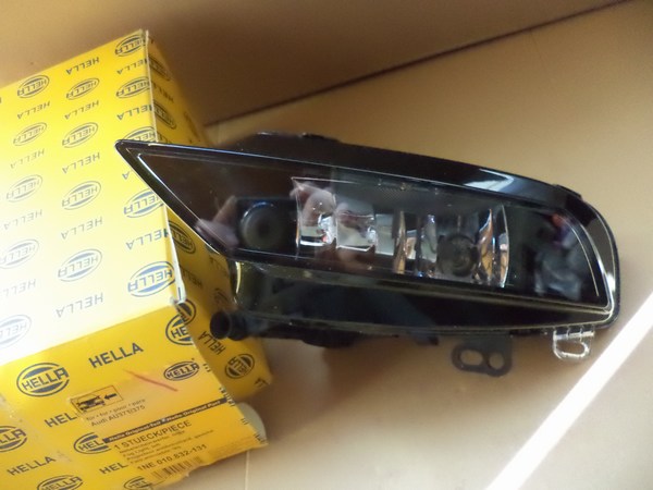 n°he555 glace phare droit audi 100 C4 1990 1994 9es137170001 hella neuve 302137170 n°he555 glace phare droit audi 100 C4 1990 1994 9es137170001 hella neuve 302137170 DPA86