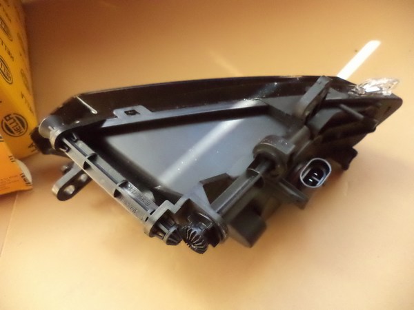 n°he545 antibrouillard gauche audi A3 1ne010832131 hella neuf DPA86